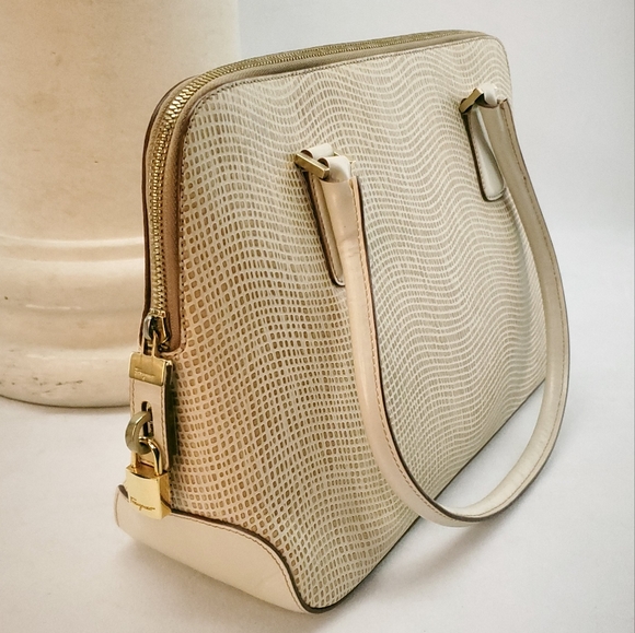 Salvatore Ferragamo Handbags - AUTHENTIC Salvatore Ferragamo Gancio Cream Shoulder Bag